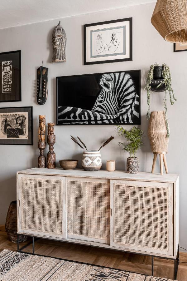 Ethnica & Gallery *